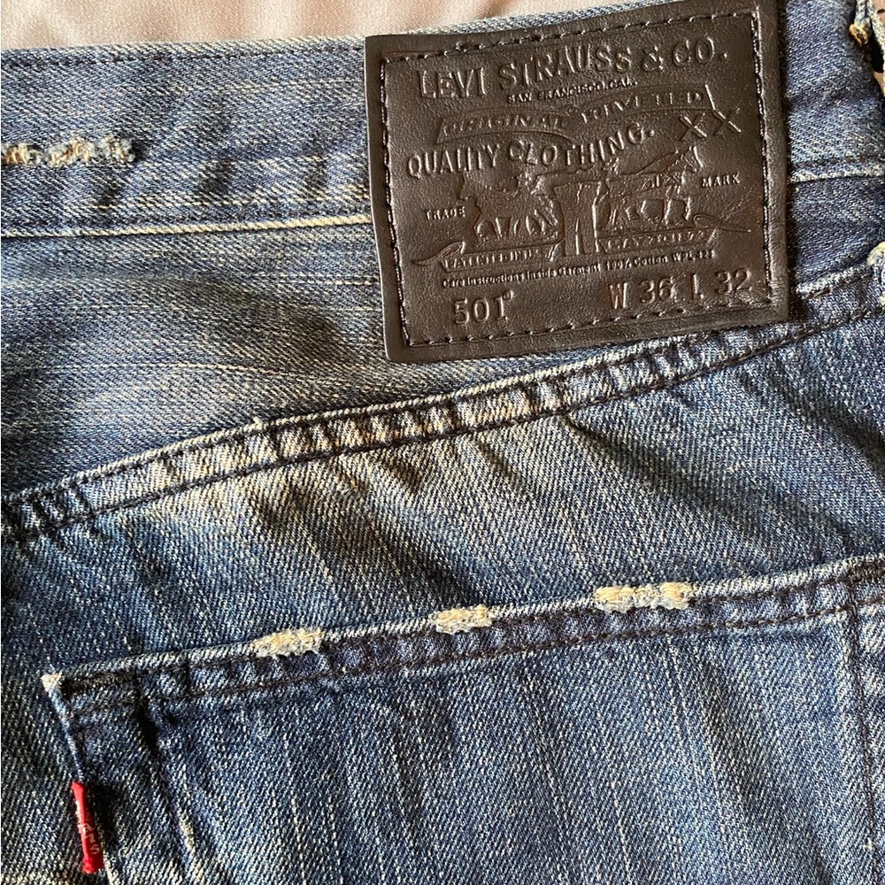 36X32 Levi’s 501 Blue Jean Button-Fly